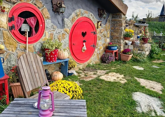 Zemljane Kucice Kresevo