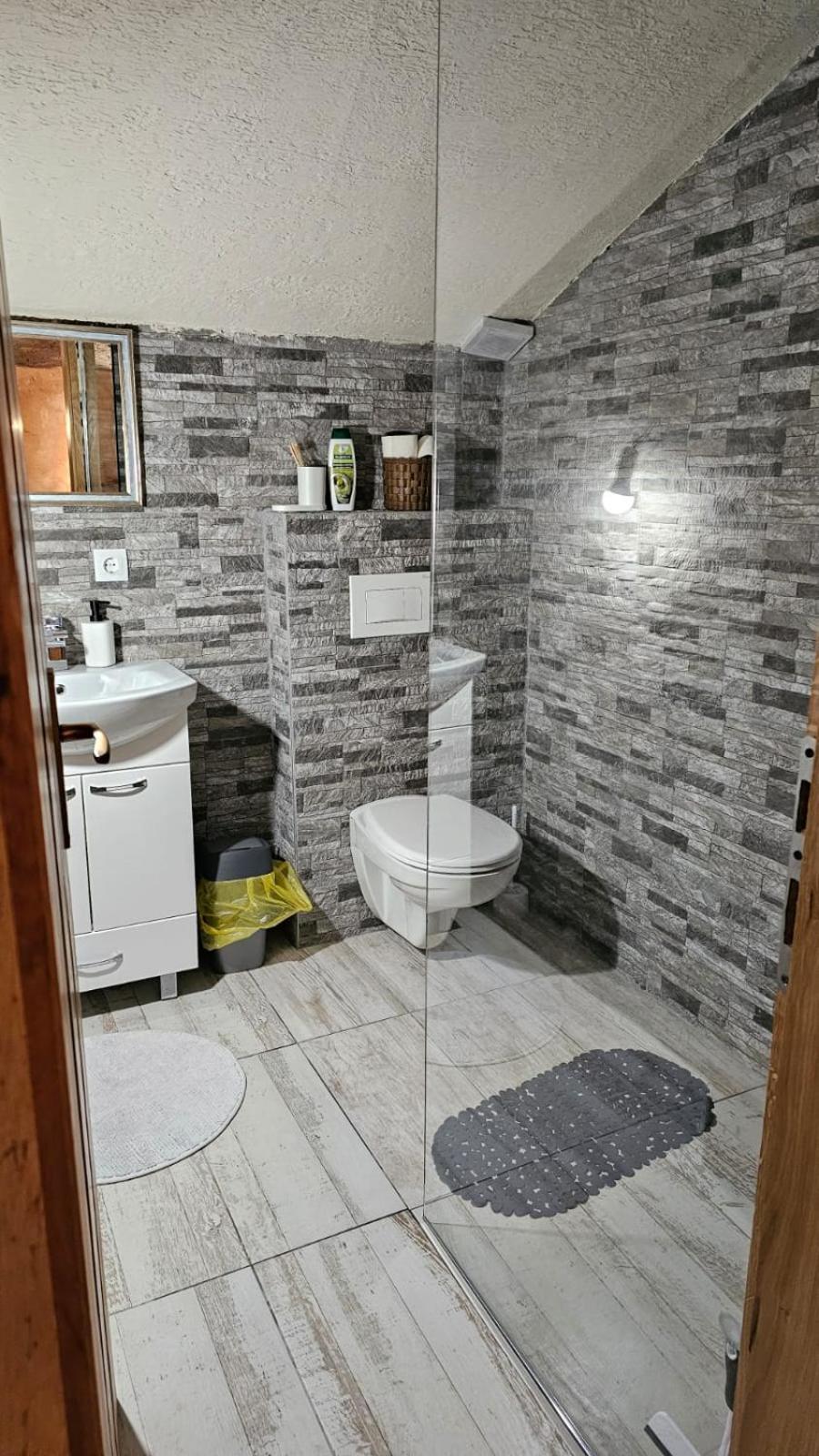 Zemljane Kucice Apartment Kresevo